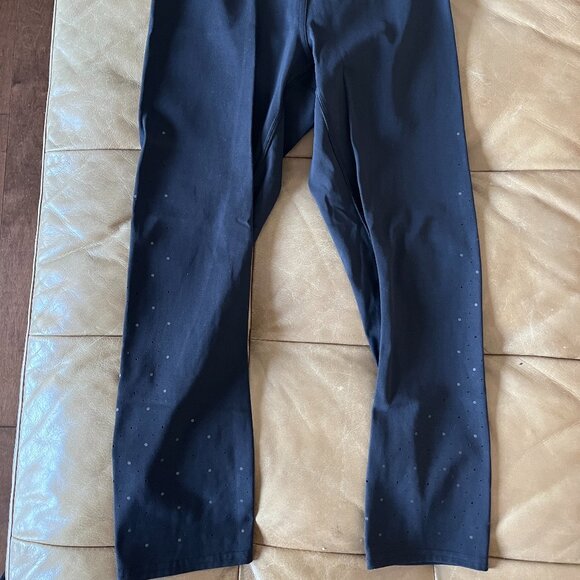 Lululemon (3/4 length) leggings - Size 4 - Picture 1 of 5